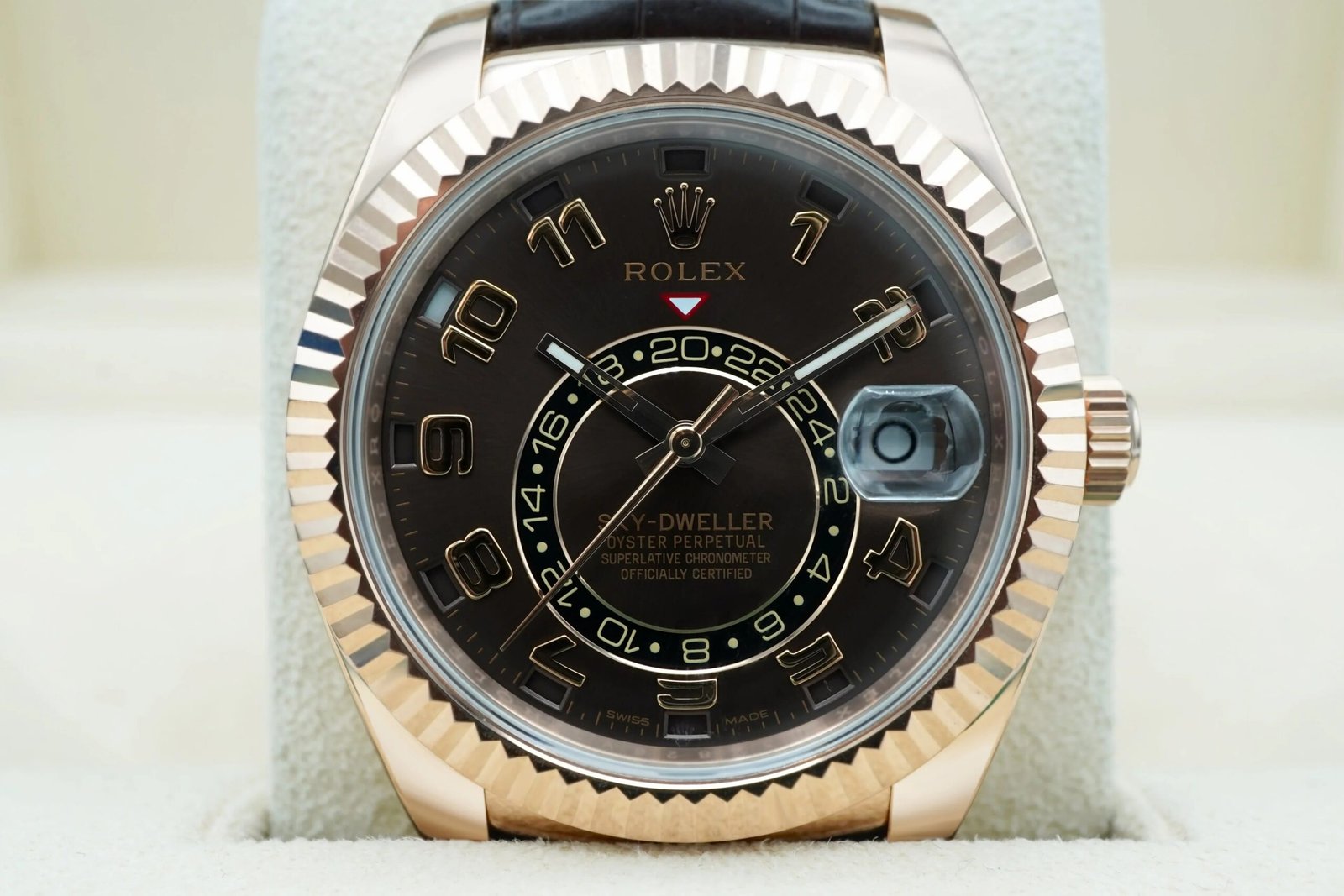 Rolex Sky-Dweller 42 mm / Rose Gold Brown Dial - Image 4