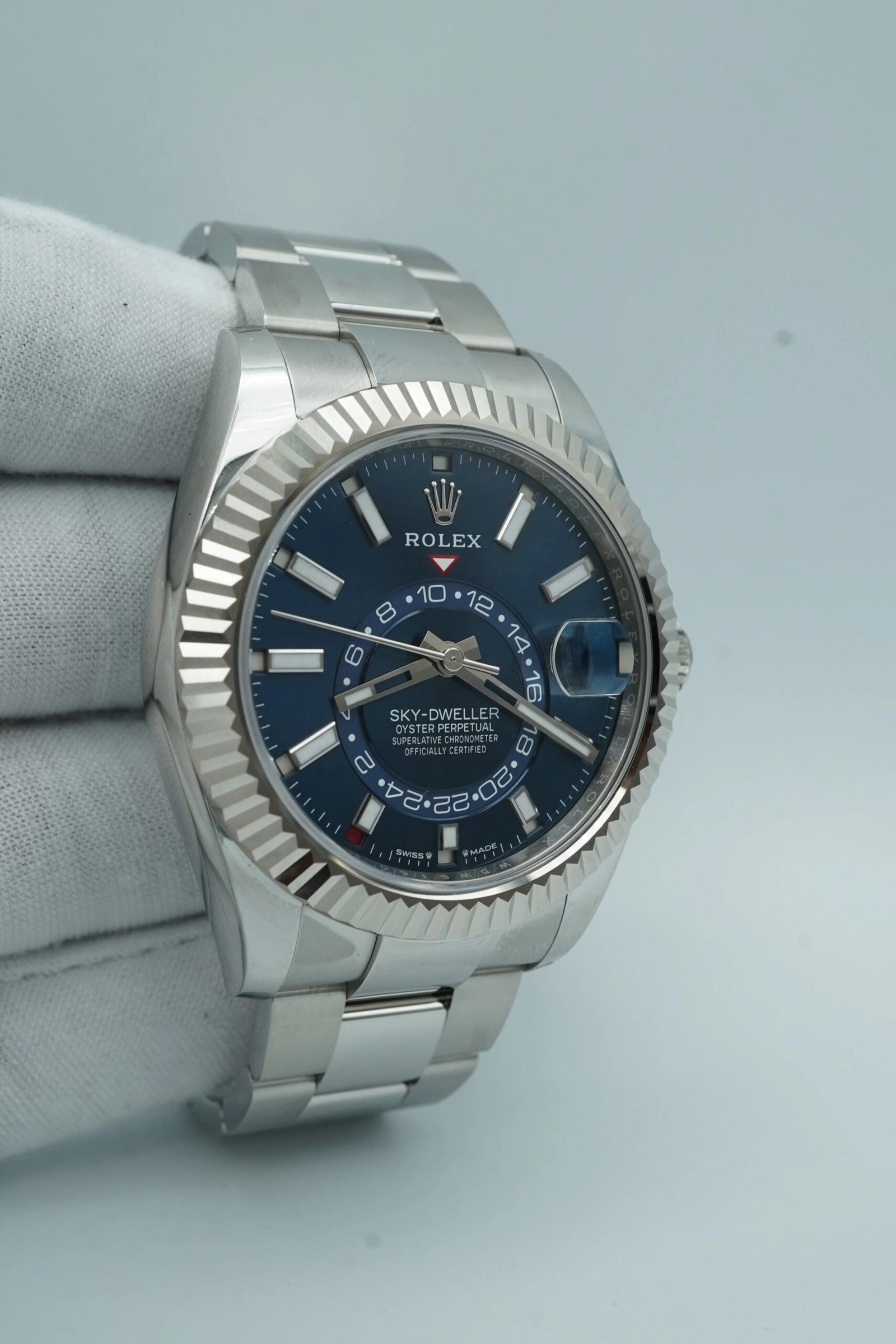 Rolex Sky-Dweller 42 mm / White Gold Blue Dial - Image 3