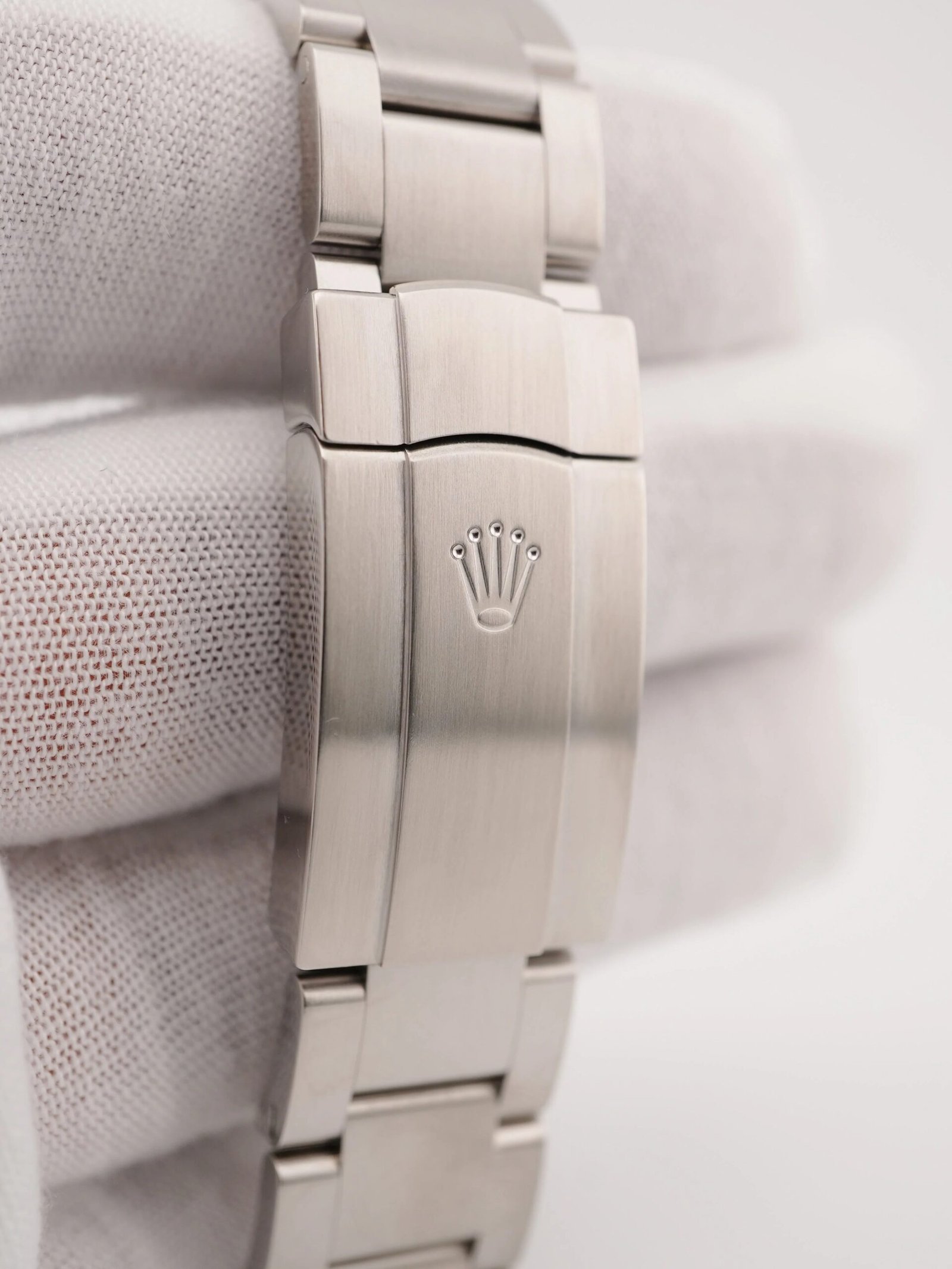 Rolex Oyster Perpetual 39 mm / Dark Rhodium – Oyster - Image 9