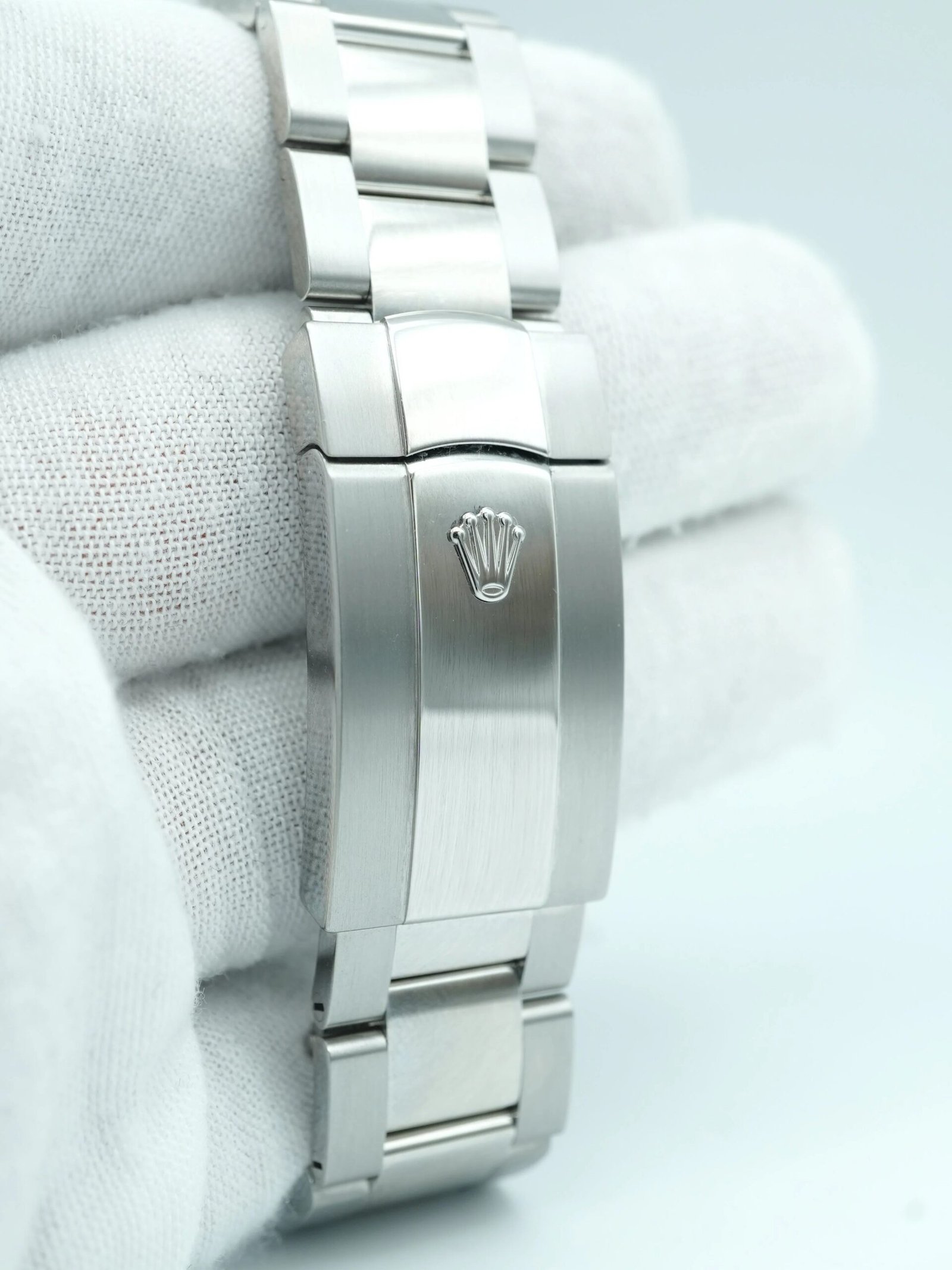 Rolex Sky-Dweller 42 mm / White Gold Black Dial - Image 9