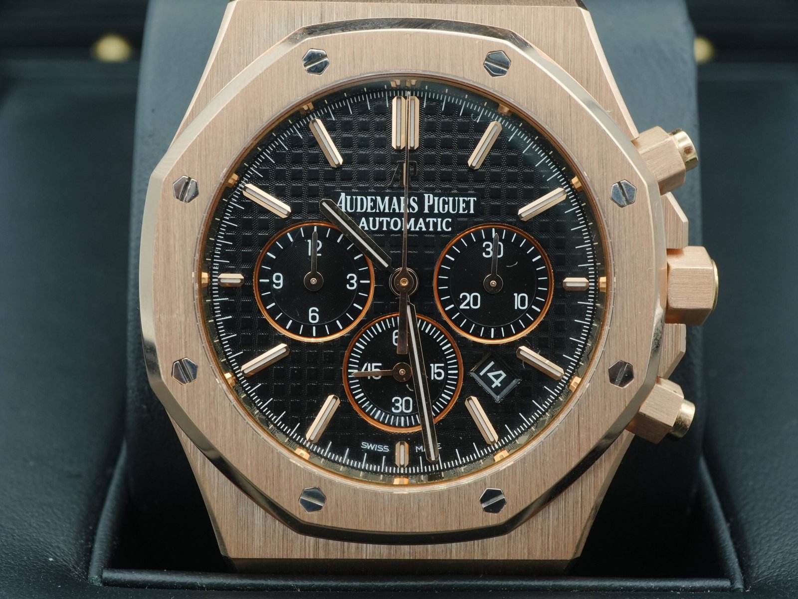 Audemars Piguet Royal Oak Chronograph 41 mm / Rose Gold Black Dial - Image 3