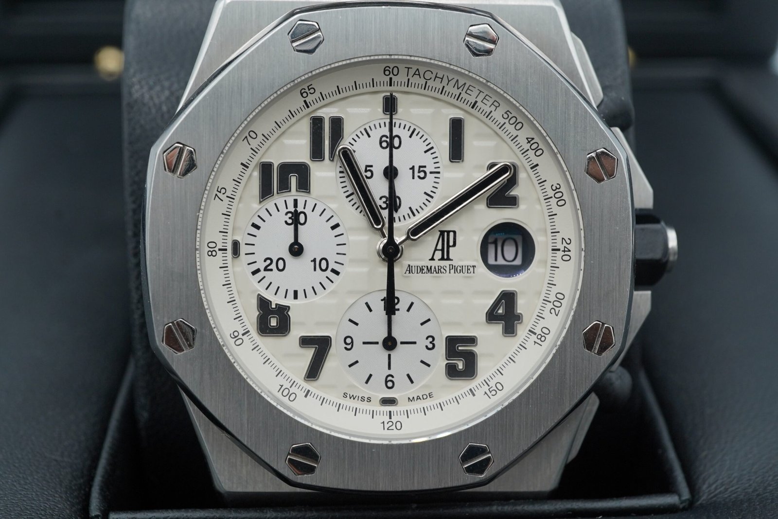 Audemars Piguet Royal Oak Offshore 42 mm / Safari White Dial - Image 4