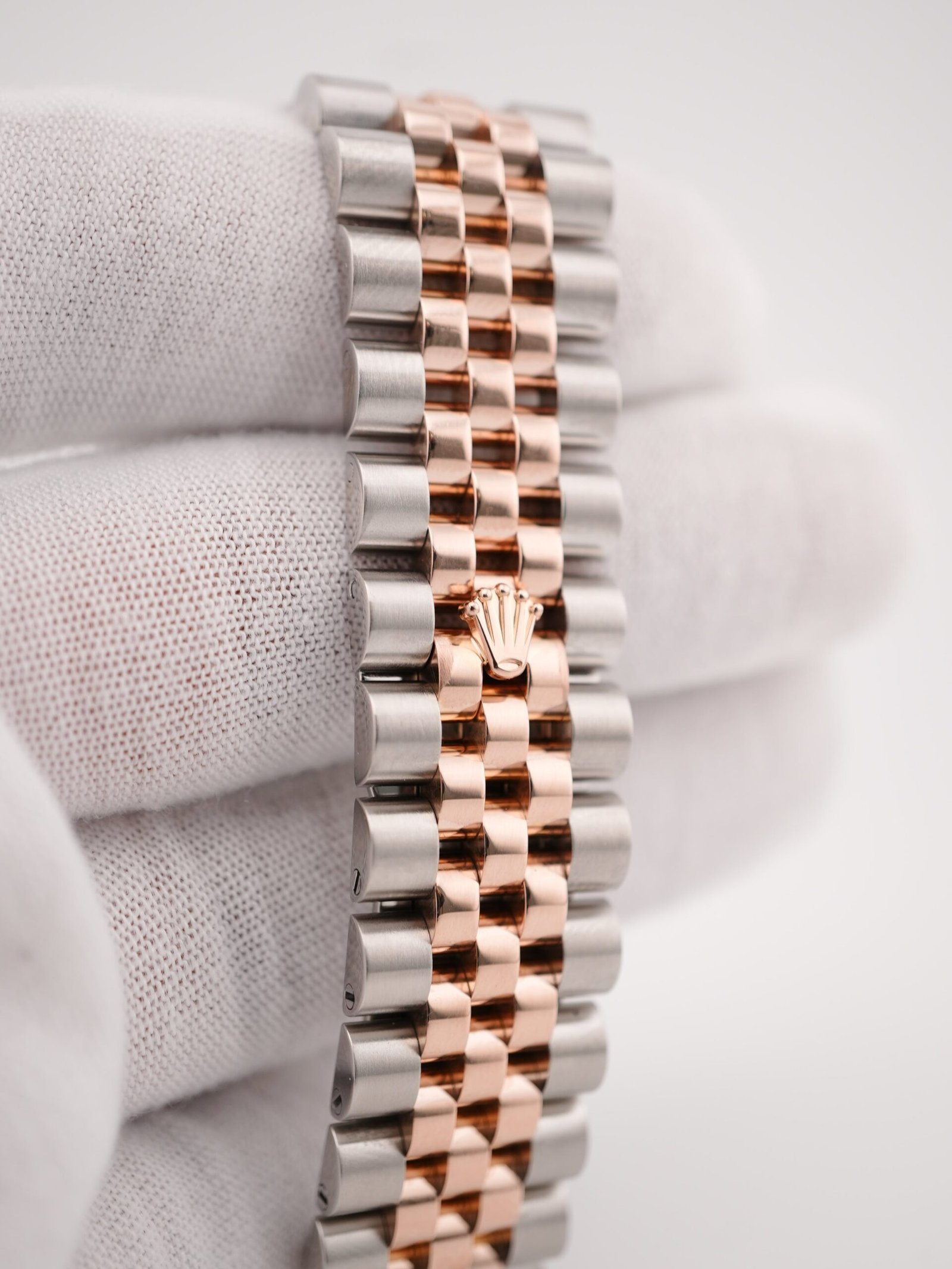 Rolex Datejust 36 mm / Silver Roman – Jubilee - Image 5
