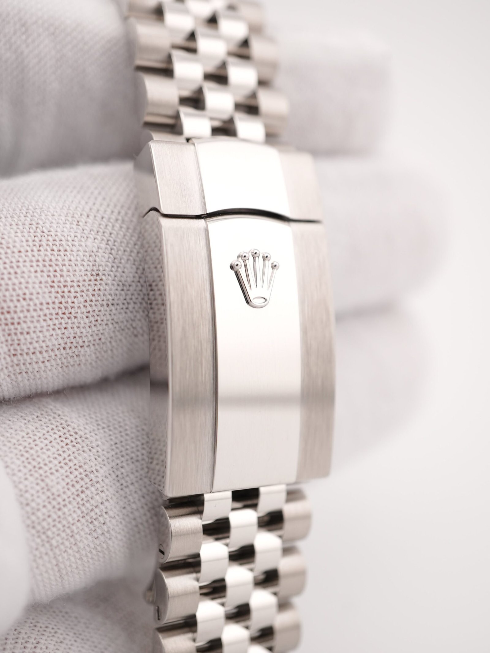 Rolex Datejust 41 mm / White Roman – Jubilee - Image 5