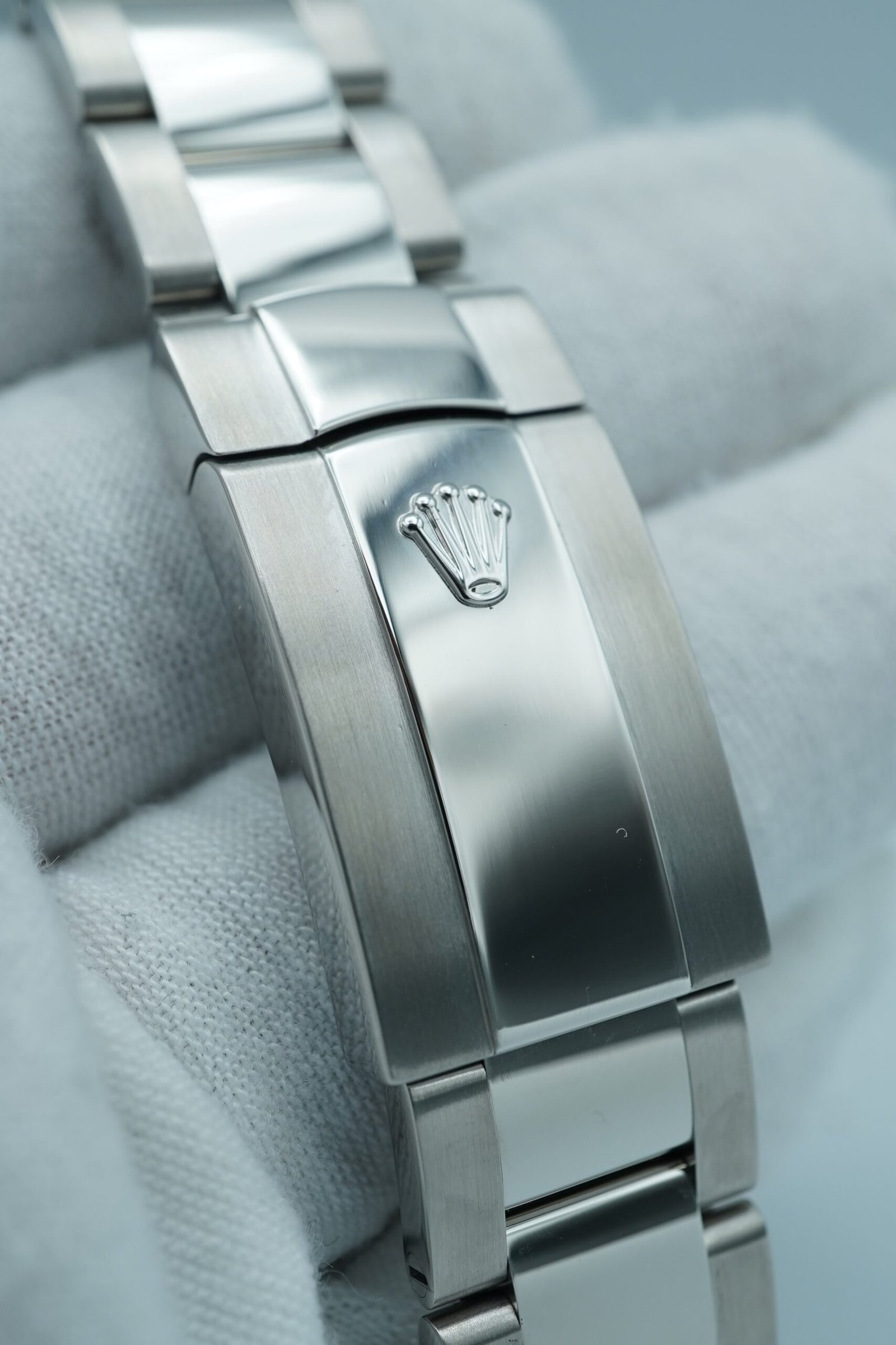 Rolex Milgauss 40 mm / Black – Oyster - Image 5